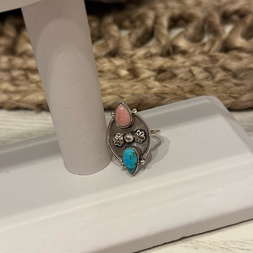 New STERLING SILVER RING WITH TURQUOISE AND PINK CONCH STONE SIZE 7